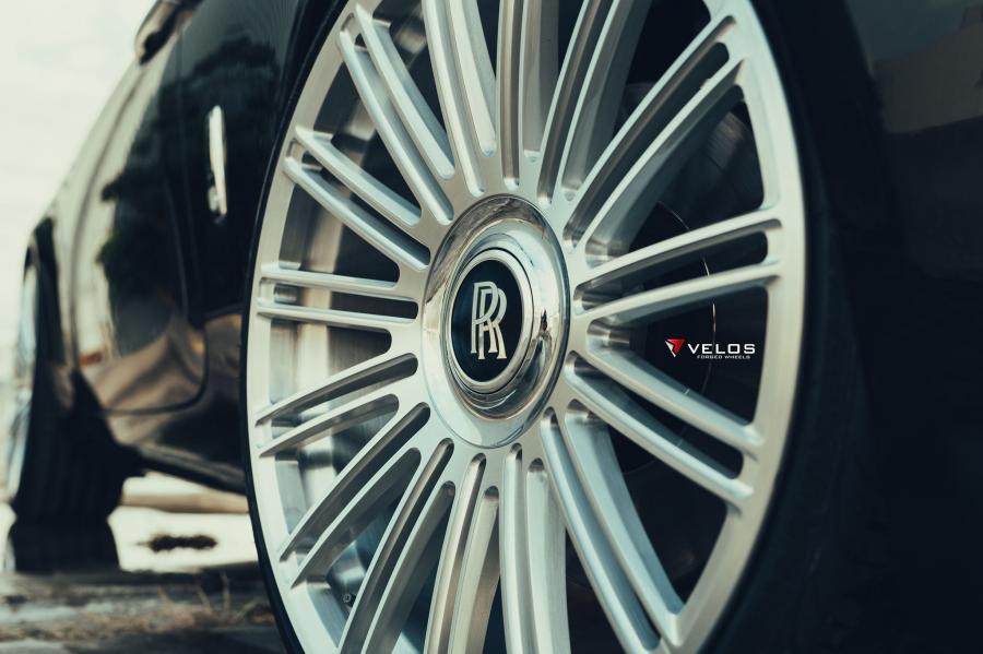 Колеса Rolls-Royce Wraith on Velos Wheels (CRS15) 2019 года  (фото 13 из 17)
